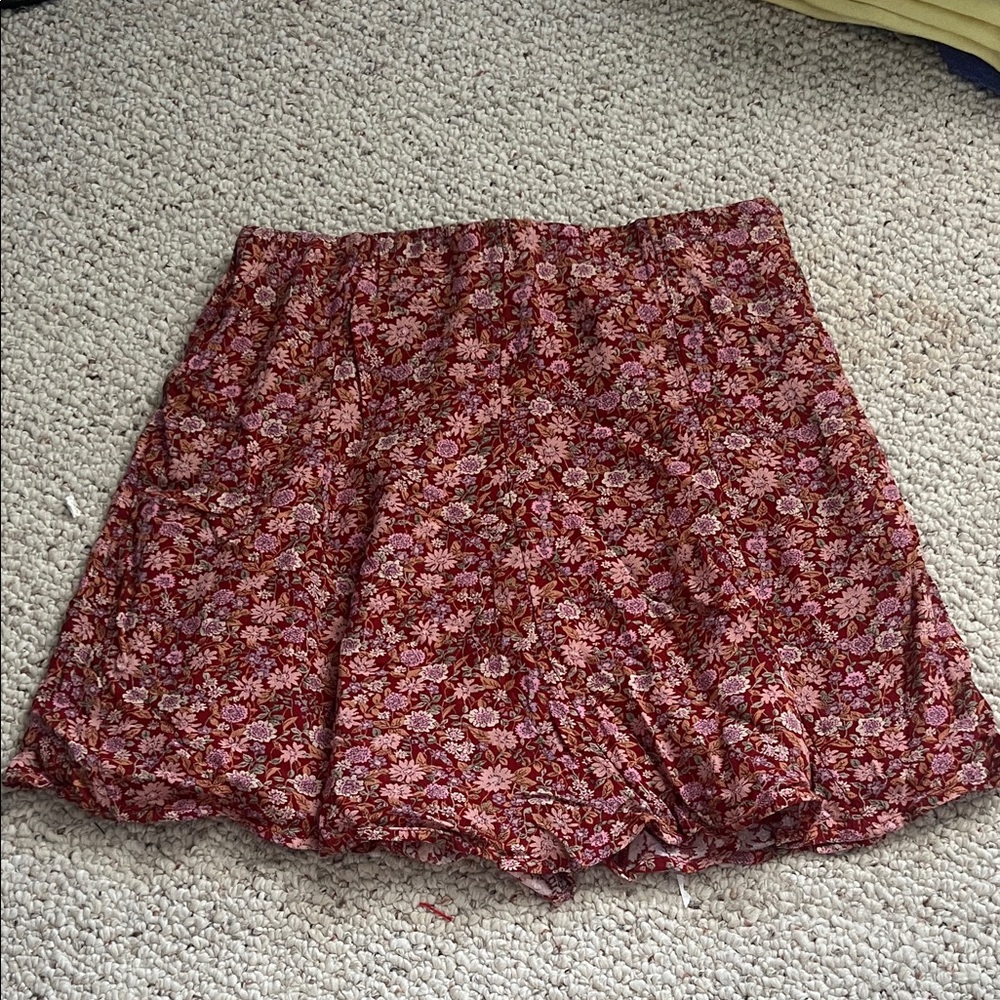 American Eagle Outfitters Red and Pink Floral Skirt